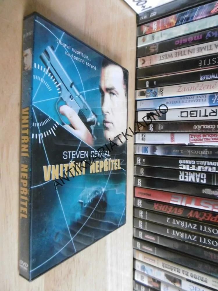 VNITŘNÍ NEPŘÍTEL, DVD FILM 