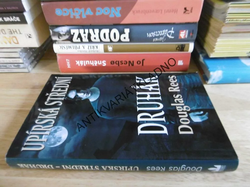 UPÍRSKÁ STŘEDNÍ, DRUHÁK, DOUGLAS REES, **an