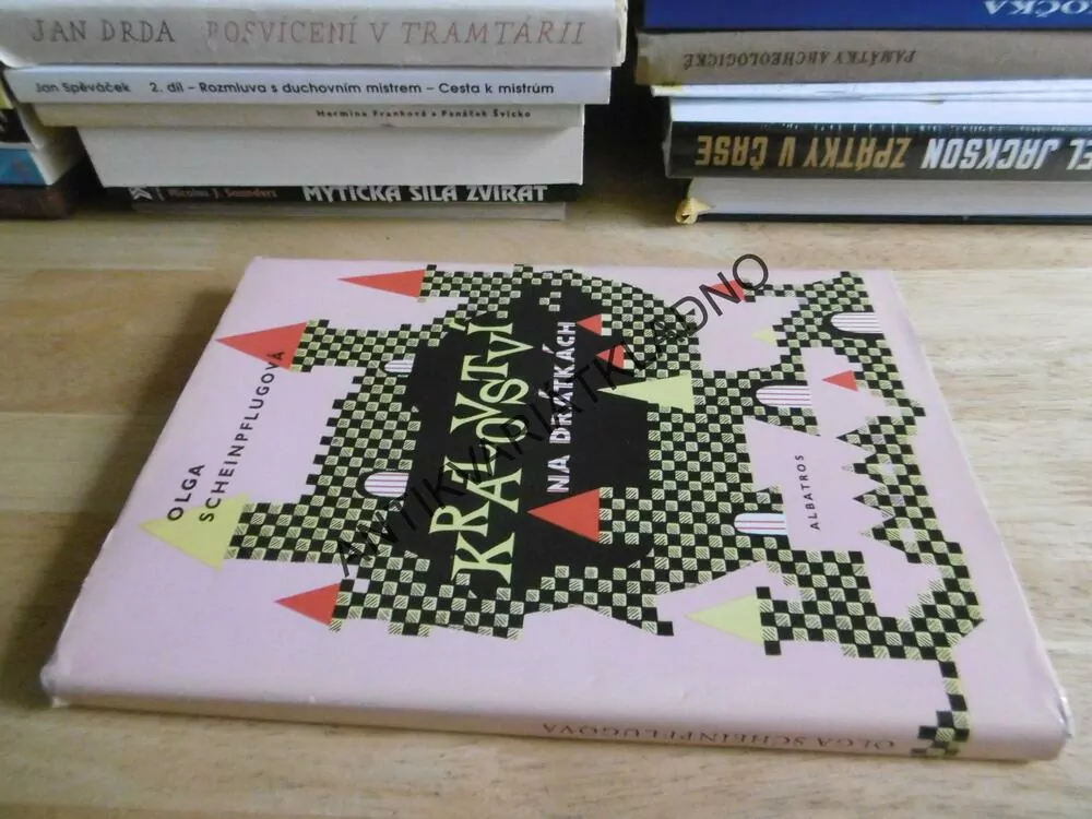 KRÁLOVSTVÍ NA DRÁTKÁCH, OLGA SCHEINPFLUGOVÁ, JITKA KOLÍNSKÁ, **an