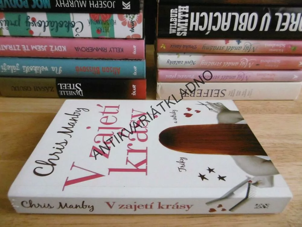 V ZAJETÍ KRÁSY, CHRIS MANBY, **an