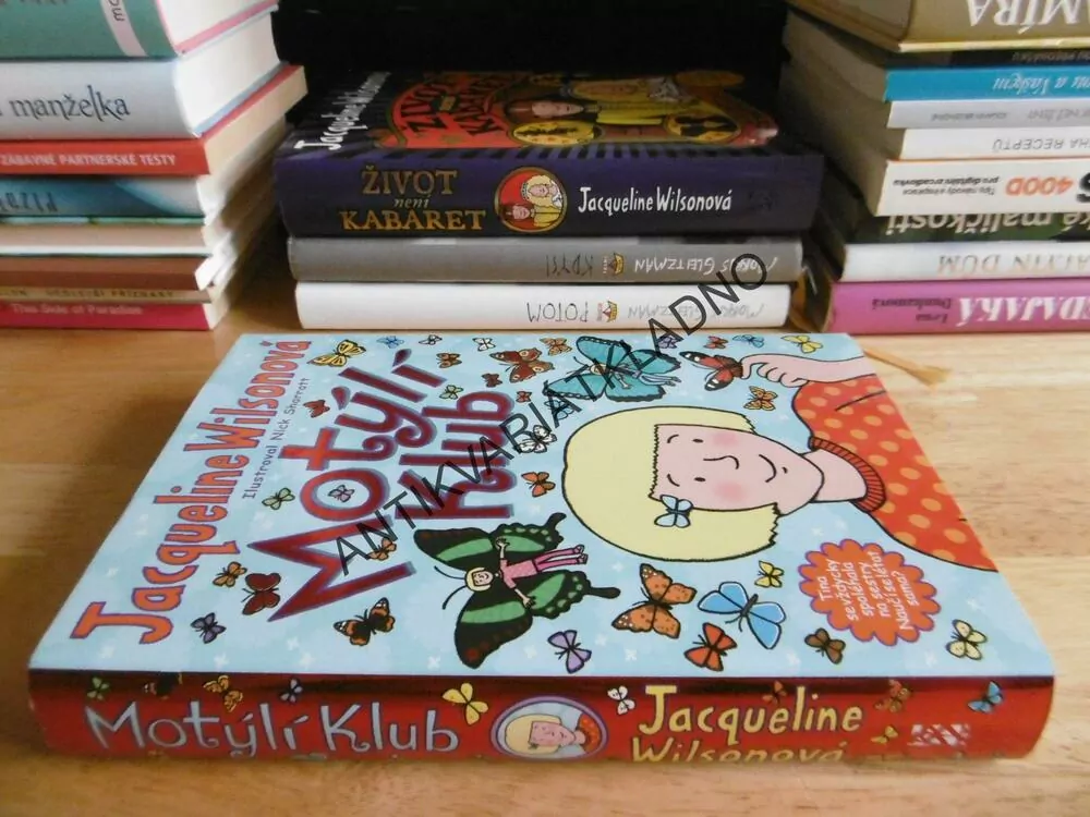 MOTÝLÍ KLUB, JACQUELINE WILSONOVÁ, **an