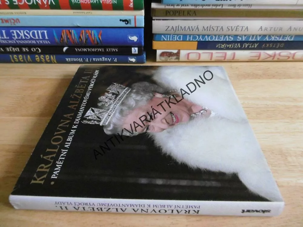 KRÁLOVNA ALŽBĚTA II., PAMĚTNÍ ALBUM K DIAMANTOVÉMU VÝROČÍ VLÁDY, **an