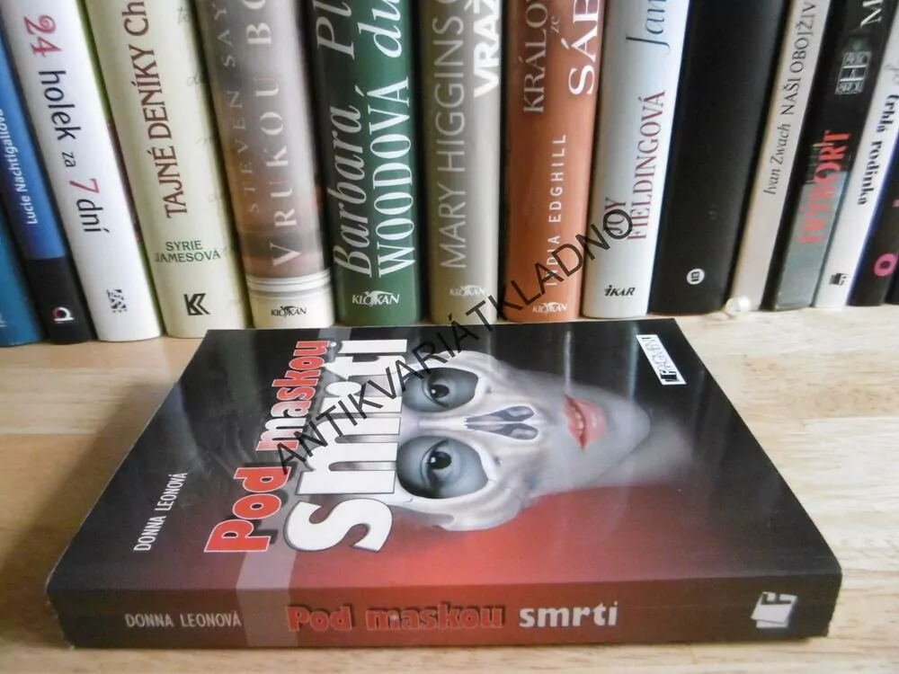 POD MASKOU SMRTI, DONNA LEONOVÁ