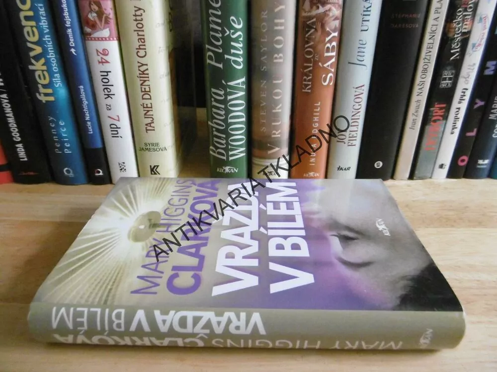 VRAŽDA V BÍLÉM, MARY HIGGINS CLARKOVÁ, **an