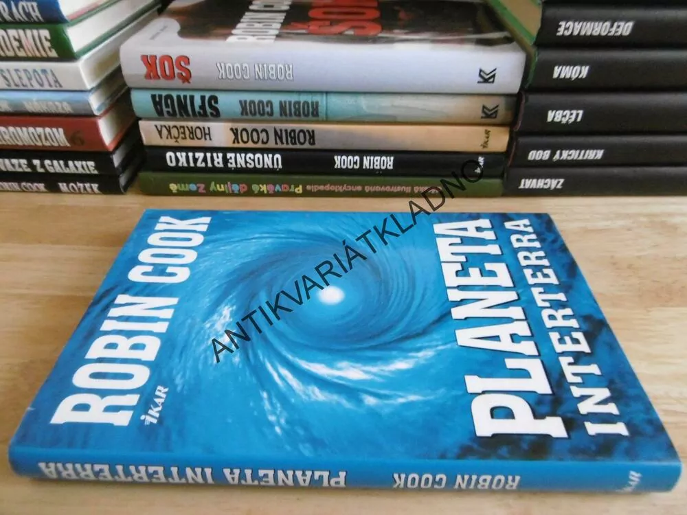 PLANETA INTERTERRA, ROBIN COOK, **an