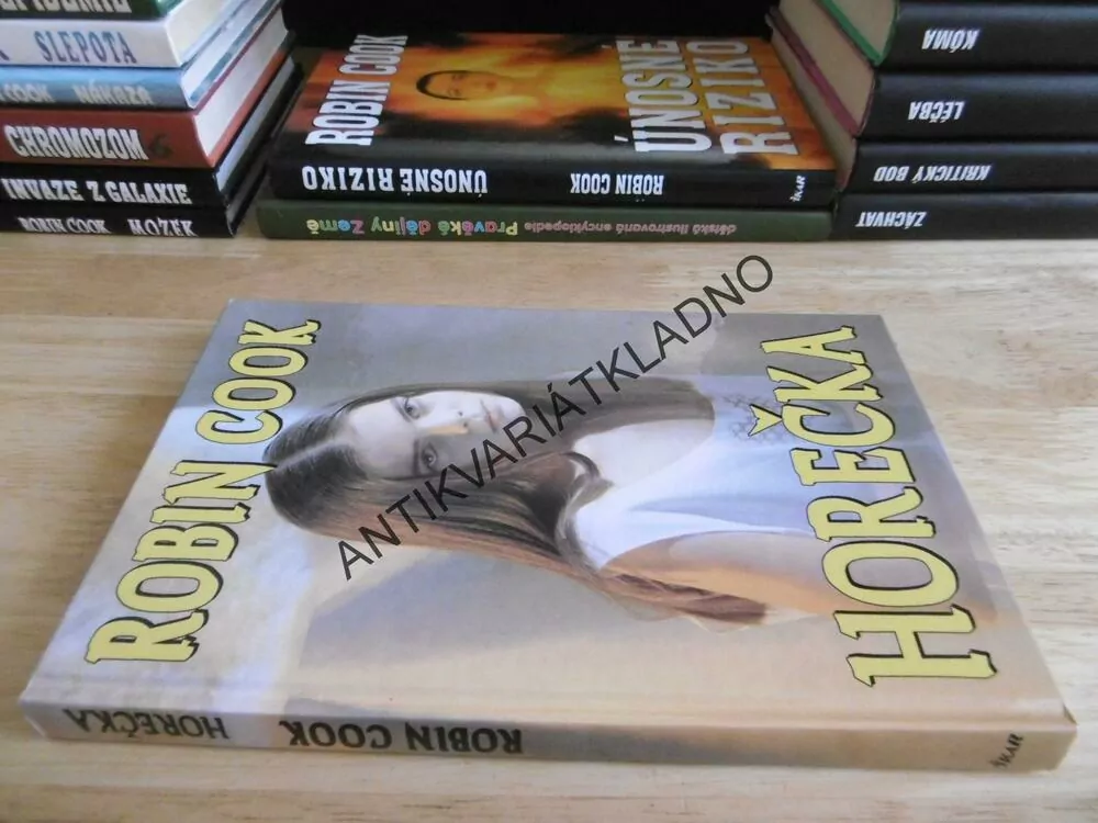 HOREČKA, ROBIN COOK, **an