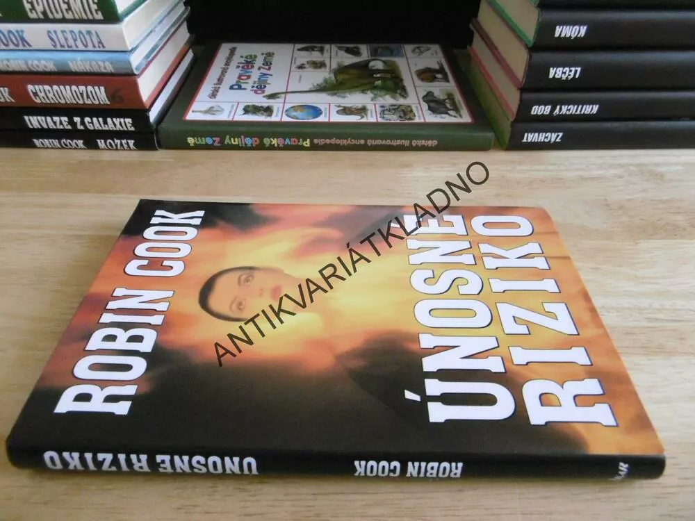 ÚNOSNÉ RIZIKO, ROBIN COOK, **an