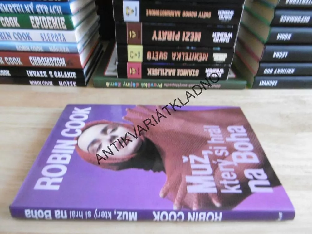 MUŽ, KTERÝ SI HRÁL NA BOHA, ROBIN COOK, **an