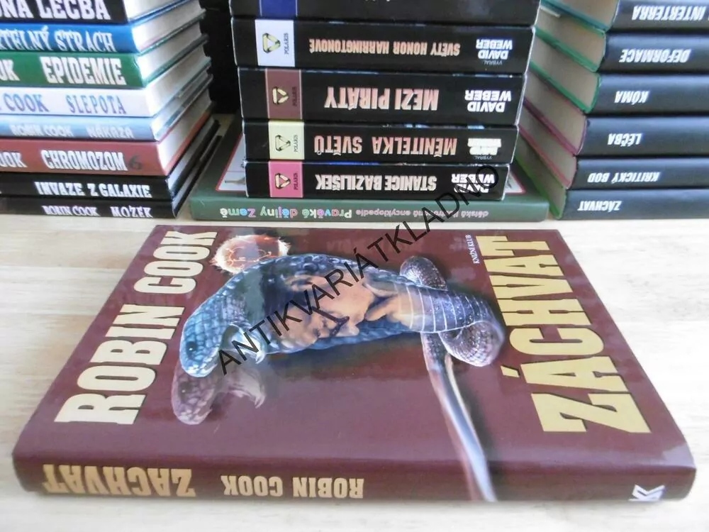 ZÁCHVAT, ROBIN COOK, **an