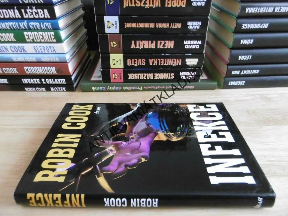 INFEKCE, ROBIN COOK, **an