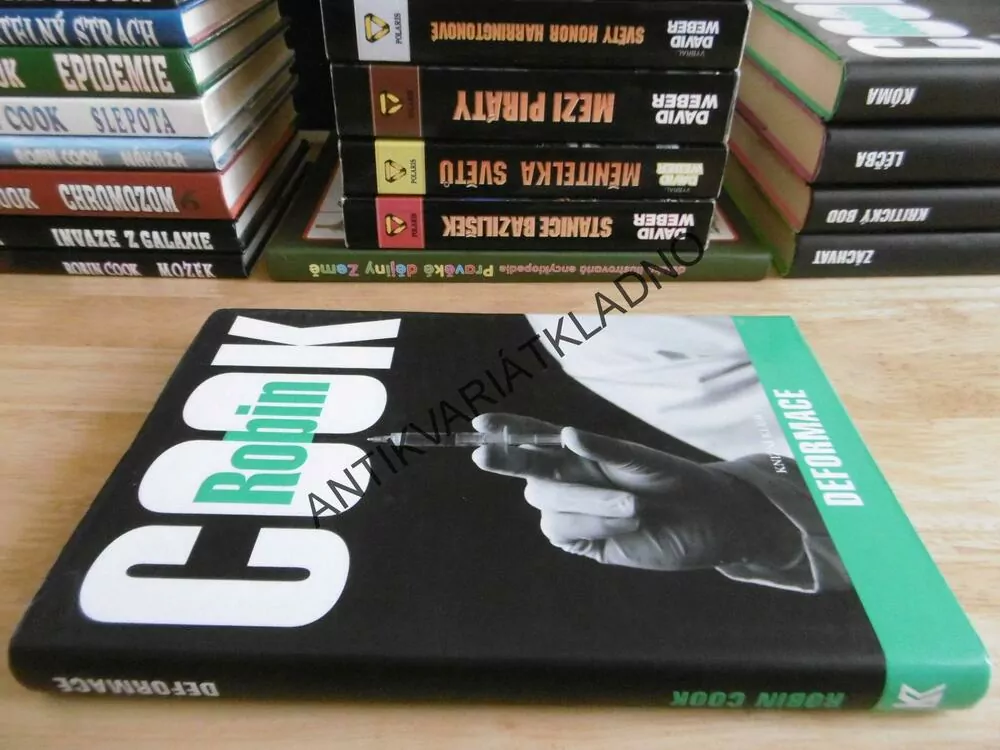 DEFORMACE, ROBIN COOK, **an