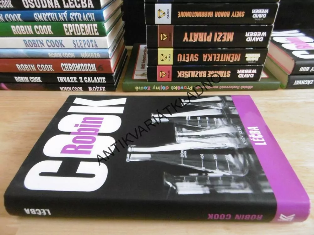 LÉČBA, ROBIN COOK, **an