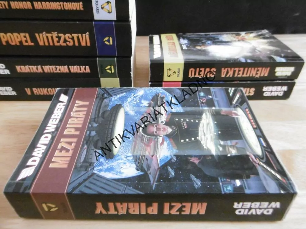 MEZI PIRÁTY, DAVID WEBER, **an