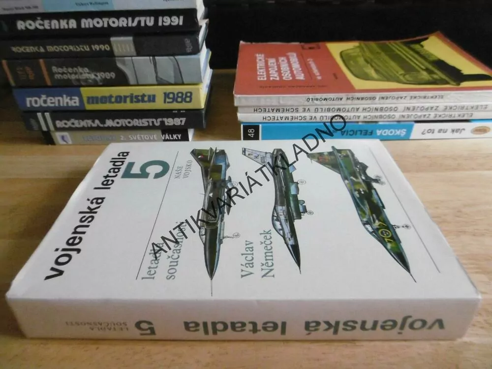 VOJENSKÁ LETADLA 5., LETADLA SOUČASNOSTI, VÁCLAV NĚMEČEK, **an