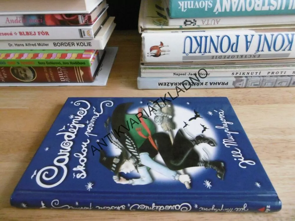 ČARODĚJNICE ŠKOLOU POVINNÉ, JILL MURPHYOVÁ, **an