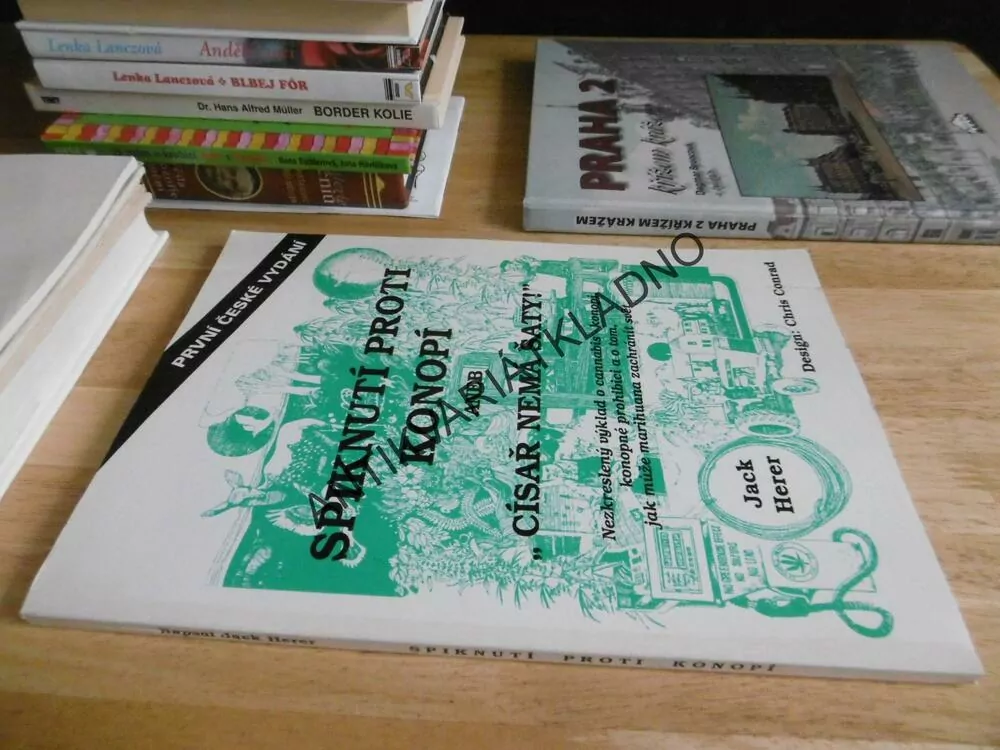 SPIKNUTÍ PROTI KONOPÍ ANEB CÍSAŘ NEMÁ ŠATY, MARIHUANA, ROSTLINA, KVĚTINA