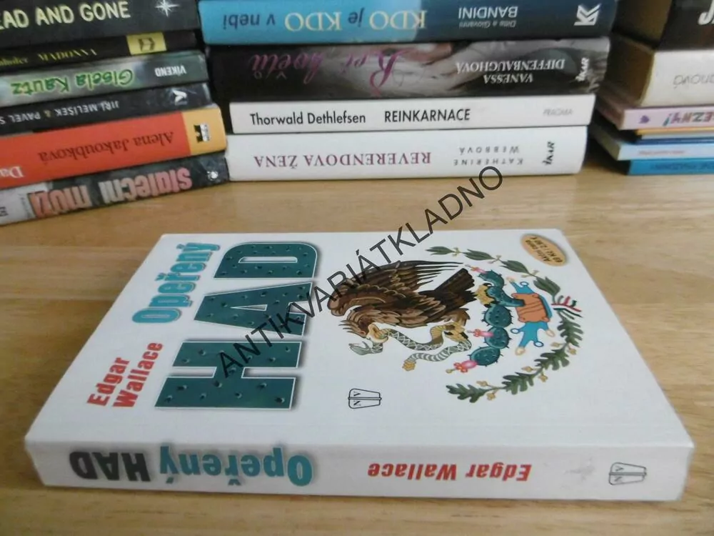 OPEŘENÝ HAD, EDGAR WALLACE, **an