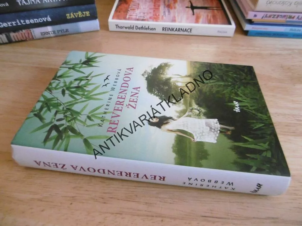 REVERENDOVA ŽENA, KATHERINE WEBBOVÁ, **an