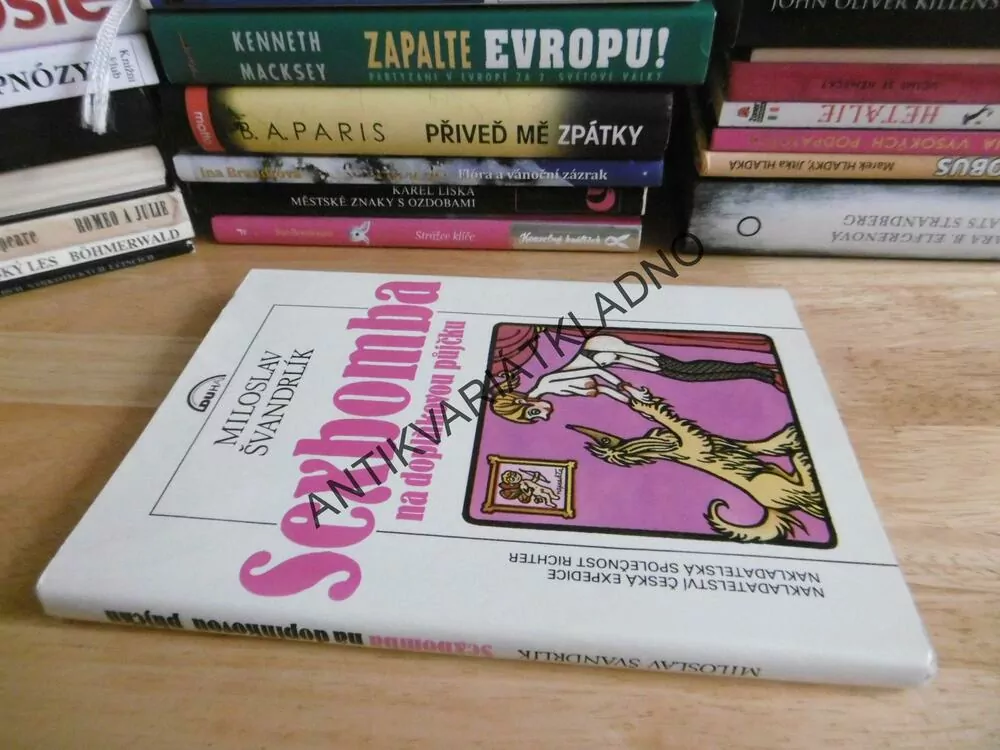 SEXBOMBA NA DOPLŇKOVOU PŮJČKU, ŠVANDRLÍK, NEPRAKTA, **an