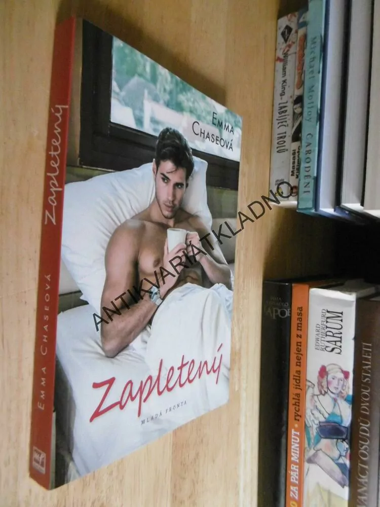 ZAPLETENÝ, EMMA CHASEOVÁ, **an