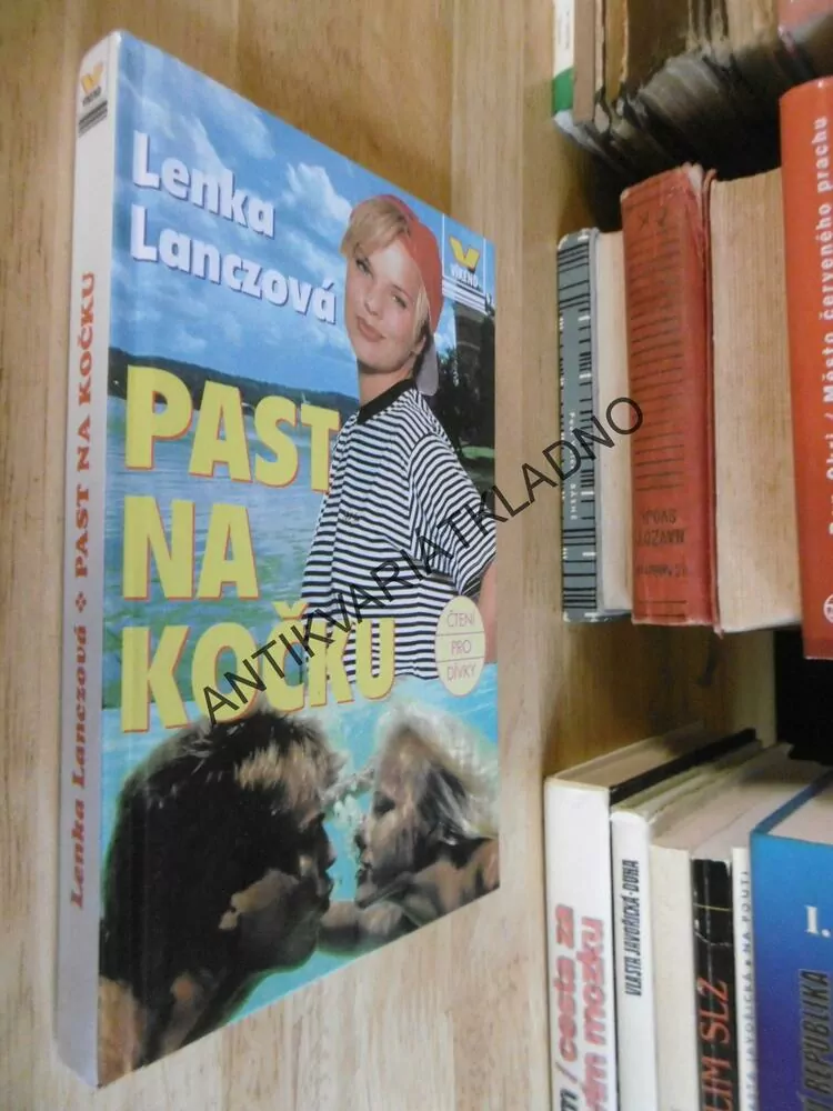 PAST NA KOČKU, LENKA LANCZOVÁ,**an