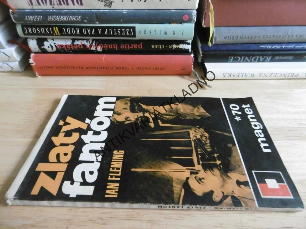 ZLATÝ FANTOM, IAN FLEMING, JAMES BOND 007