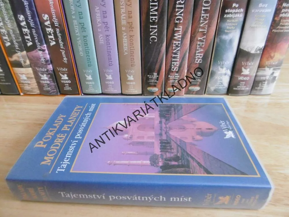 POKLADY MODRÉ PLANETY, TAJEMSTVÍ POSVÁTNÝCH MÍST, VHS