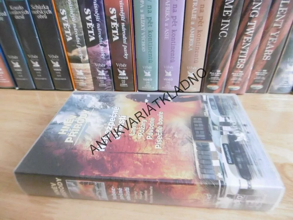 HNĚV PŘÍRODY- NEBEZPEČNÉ OBLASTI- LAVINY, POŽÁRY, POVODNĚ, PÍSEČNÉ BOUŘE, VHS
