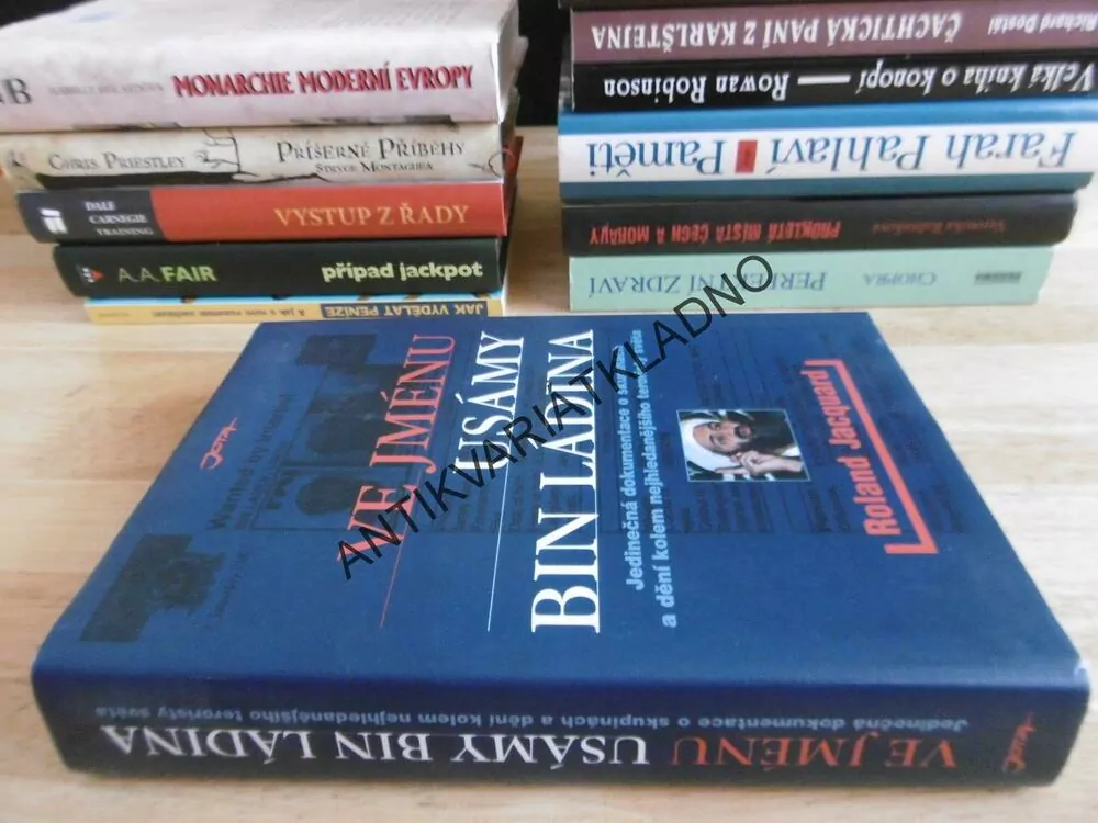 VE JMÉNU USÁMY BIN LÁDINA, ROLAND JACQUARD, **an