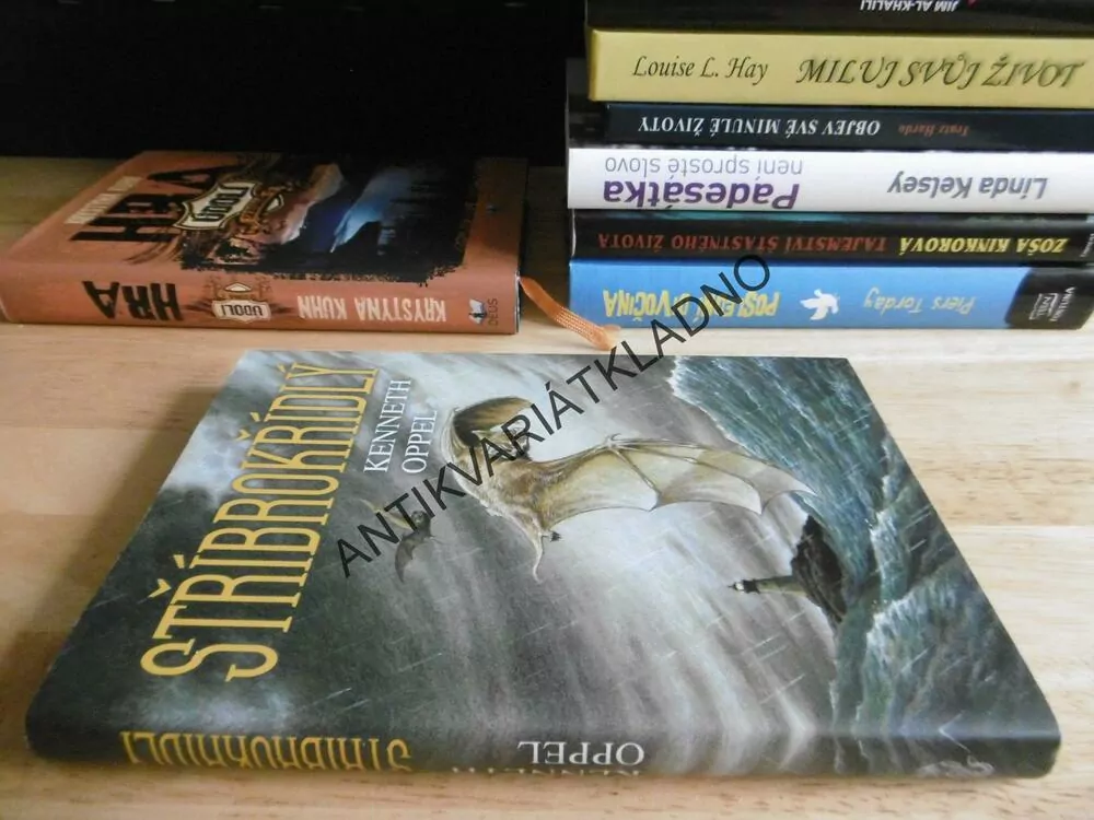 STŘÍBROKŘÍDLÝ, KENNETH OPPEL, **an