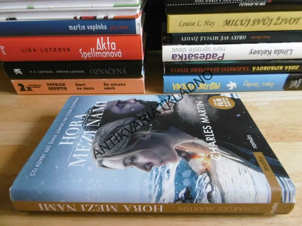 HORA MEZI NÁMI, CHARLES MARTIN, **an