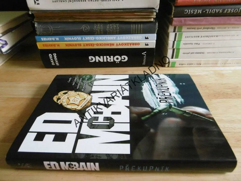 PŘEKUPNÍK, ED MCBAIN, **an