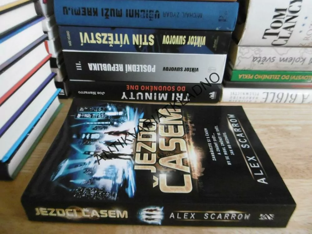 JEZDCI ČASEM, ALEX SCARROW, **an