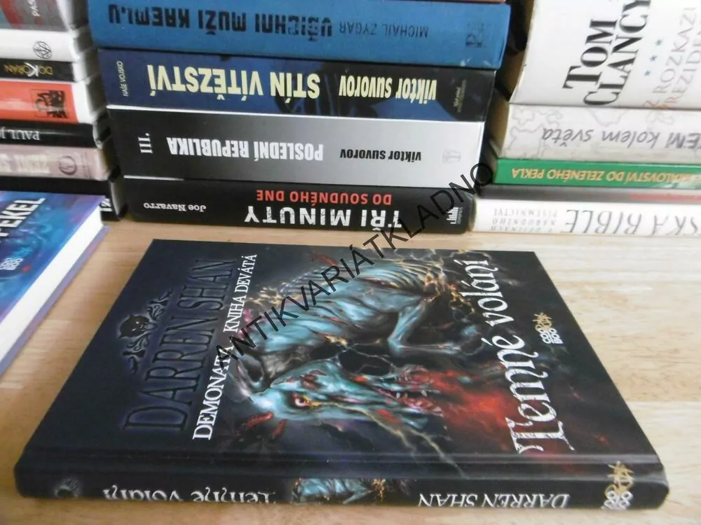 TEMNÉ VOLÁNÍ, DARREN SHAN, **an