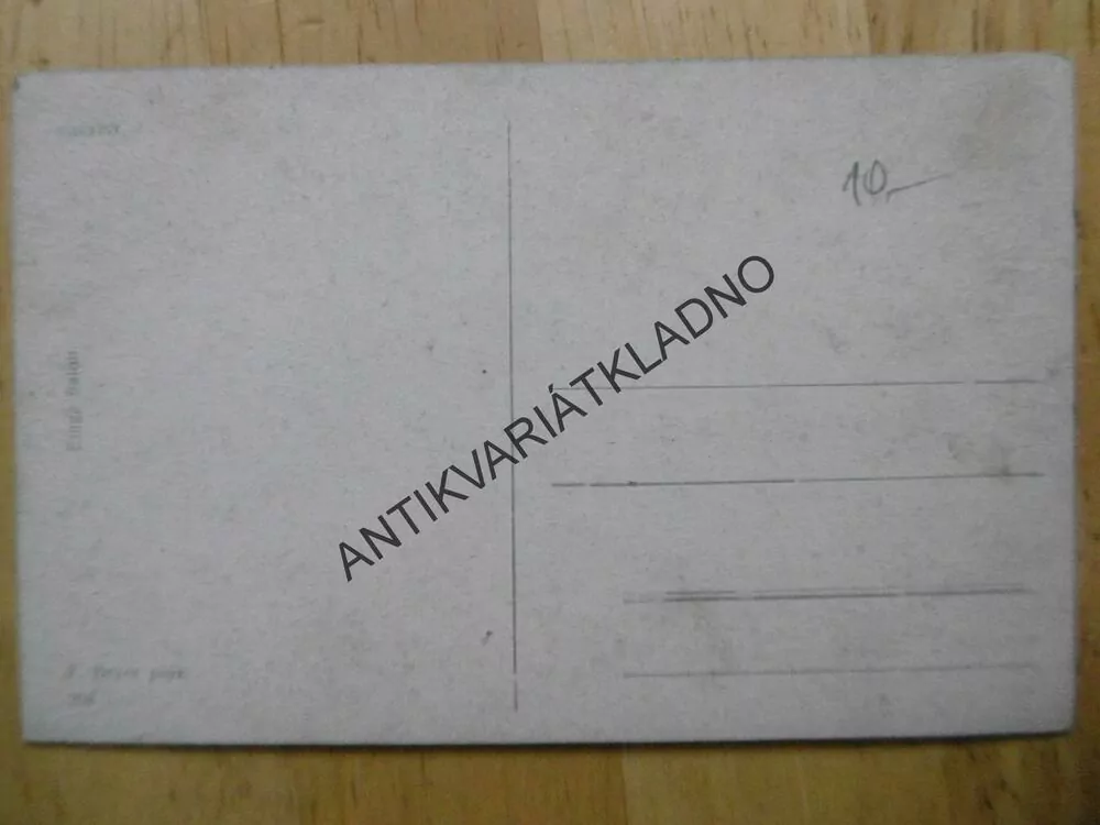 ŽENY A MUŽI POSLOUCHAJÍ HUDBU V PARKU, F.BEYER