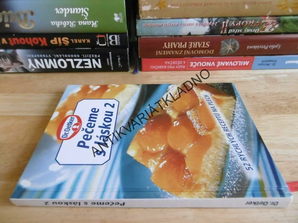 PEČEME S LÁSKOU 2., DR. OETKER, 52 RYCHLÝCH RECEPTŮ NA PLECH, **an