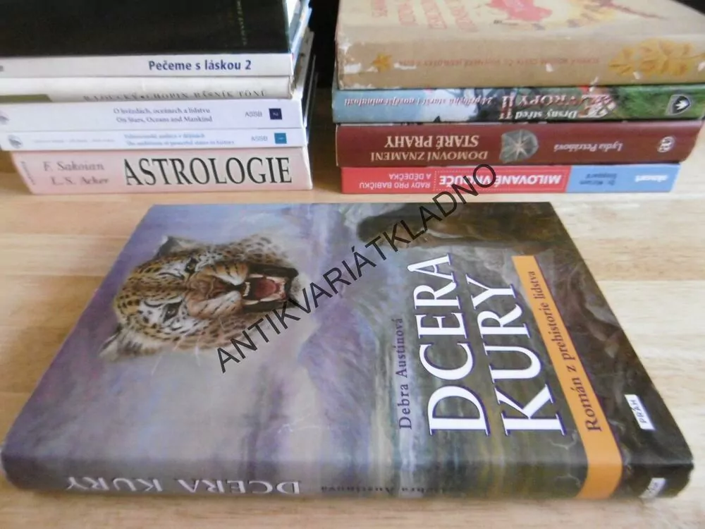 DCERA KURY, DEBRA AUSTINOVÁ, **an