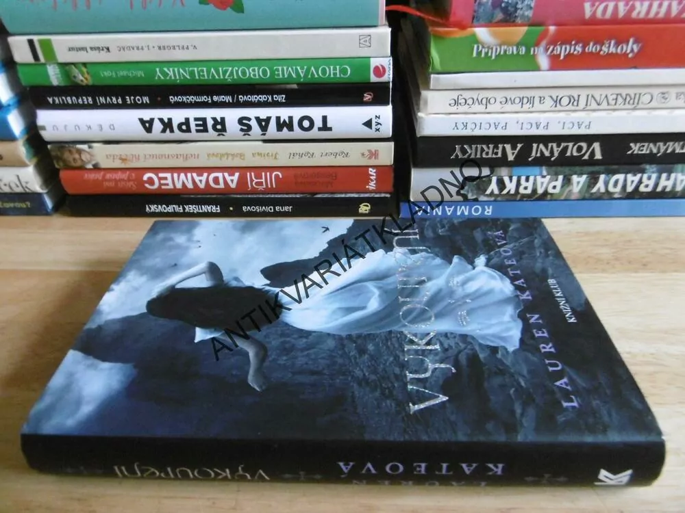 VYKOUPENÍ, LAUREN KATEOVÁ, **an