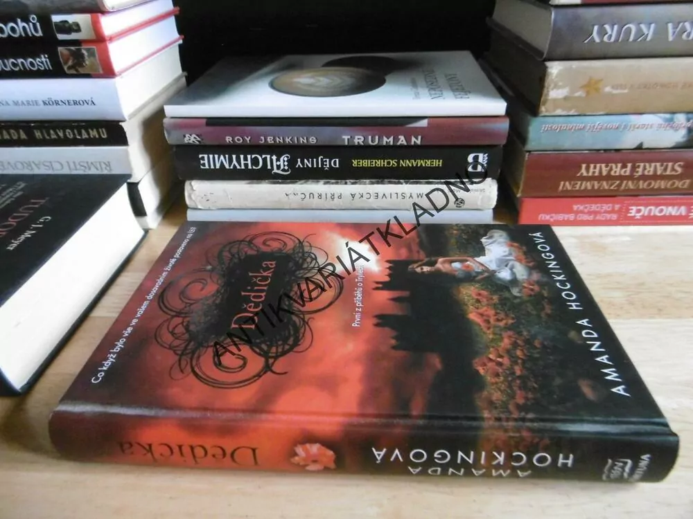 DĚDIČKA, PŘÍBĚCH O TRYLLECH, AMANDA HOCKINGOVÁ, **an