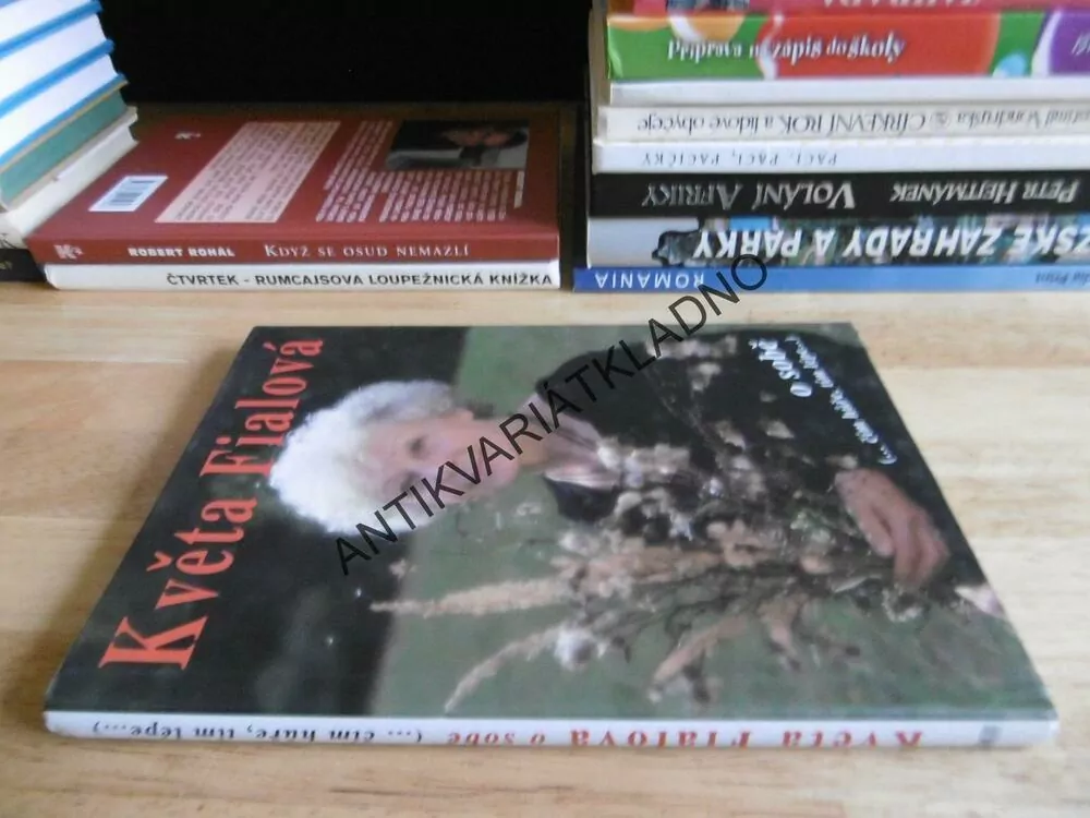 KVĚTA FIALOVÁ, O SOBĚ, **an