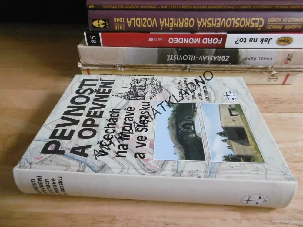 PEVNOSTI A OPEVNĚNÍ V ČECHÁCH, NA MORAVĚ A VE SLEZSKU, KUPKA, **an
