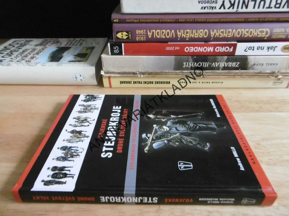 VOJENSKÉ STEJNOKROJE DRUHÉ SVĚTOVÉ VÁLKY, PŘÍSLUŠNÍCI POZEMNÍHO VOJSKA, **an