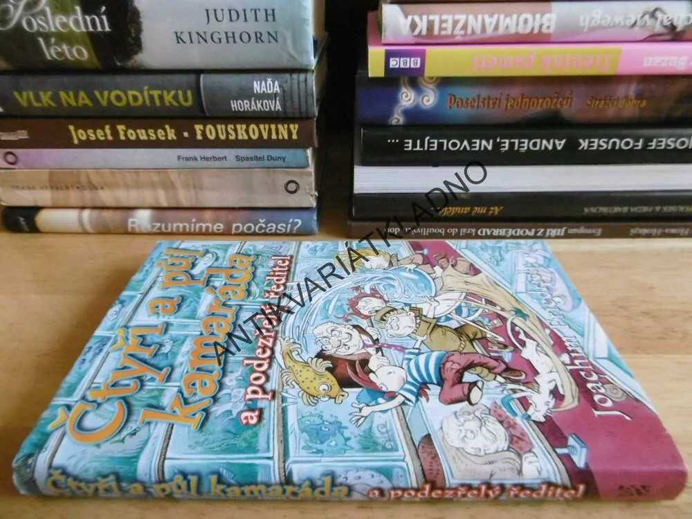 ČTYŘI A PŮL KAMARÁDA A PODEZŘELÝ ŘEDITEL, JOACHIM FRIEDRICH, PÁV, **an