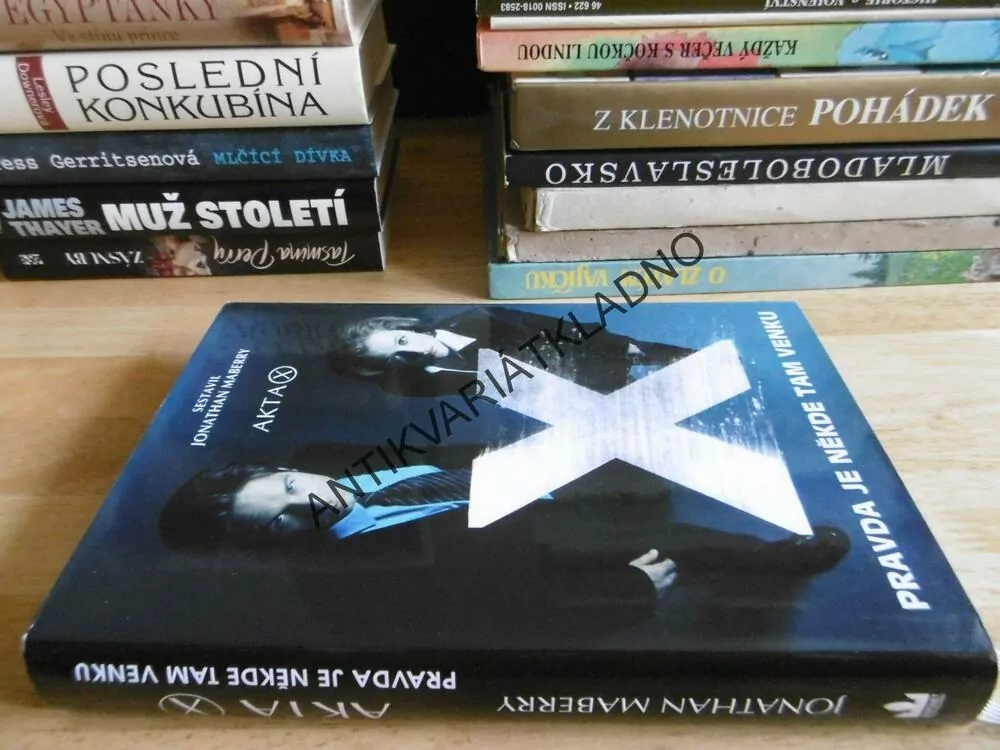 AKTA X - PRAVDA JE TAM VENKU, JONATHAN MABERRY, **an