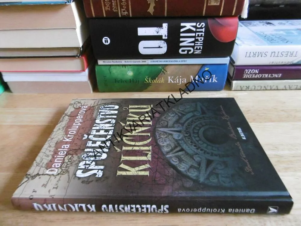 SPOLEČENSTVO KLÍČNÍKŮ, DANIELA KROLUPPEROVÁ, **an