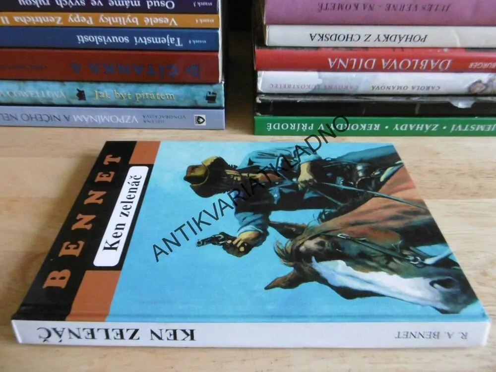 KEN ZELENÁČ, BENNET, GLAJC, **an