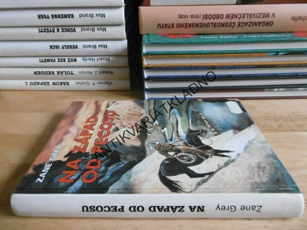 NA ZÁPAD OD PECOSU, ZANE GREY, **an