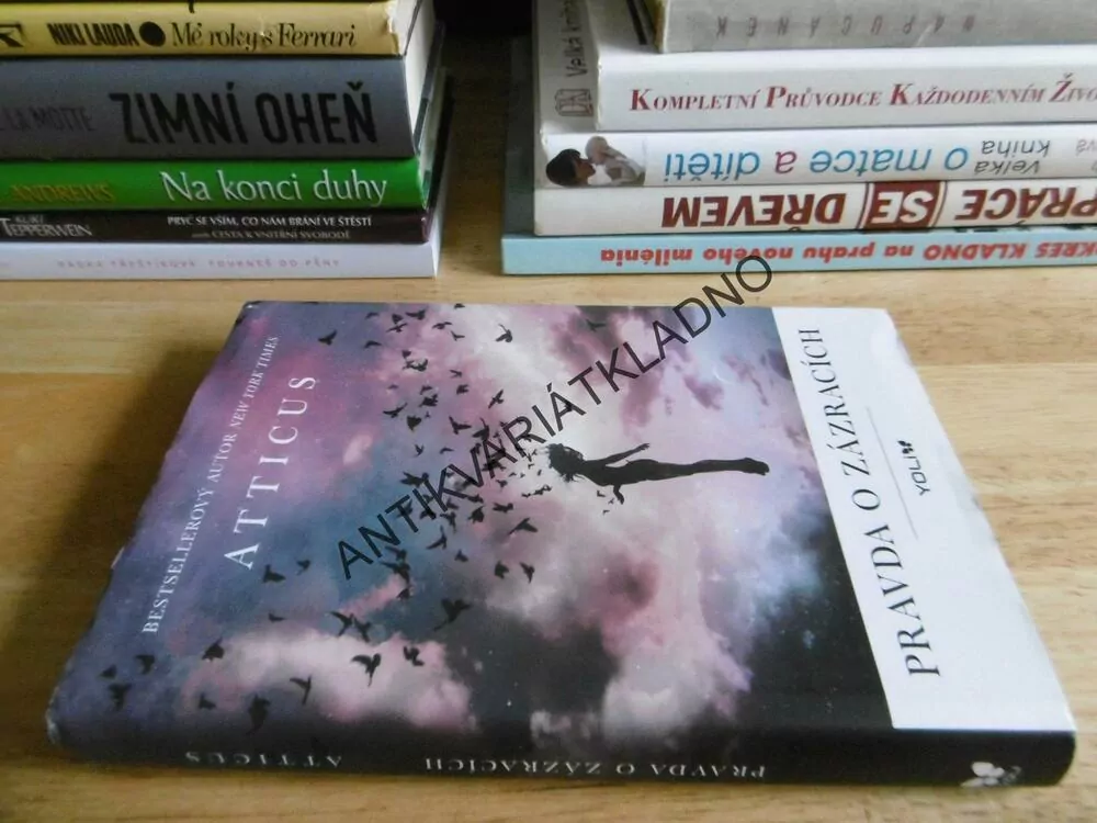 PRAVDA O ZÁZRACÍCH, ATTICUS, **an