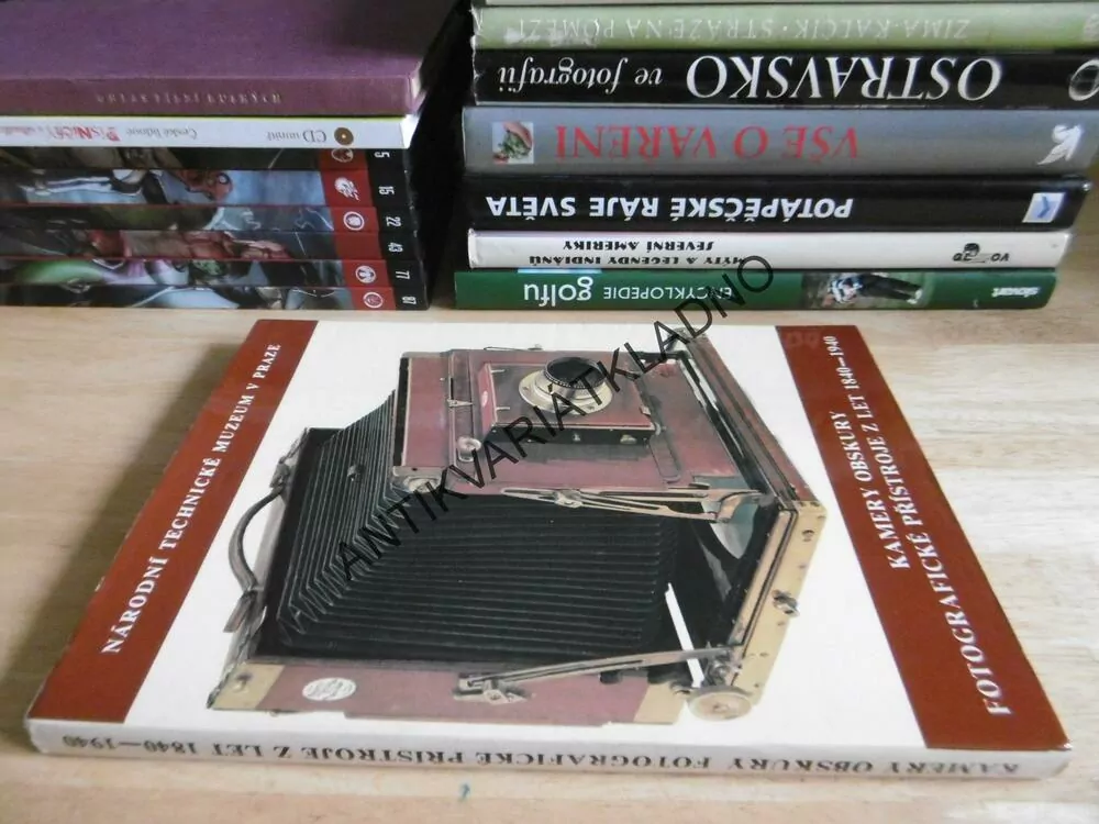 KAMERY OBSKURY FOTOGRAFICKÉ PŘÍSTROJE Z LET 1841-1940, **an
