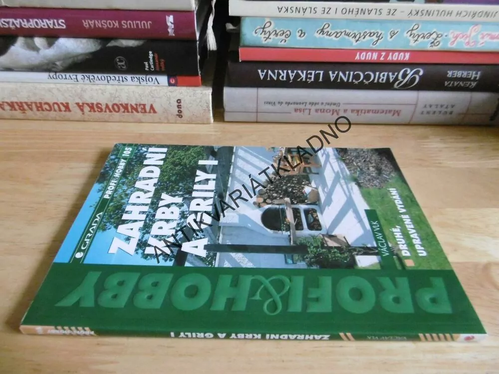 ZAHRADNÍ KRBY A GRILY, 1., VÁCLAV VLK, PROFI HOBBY 105., **an